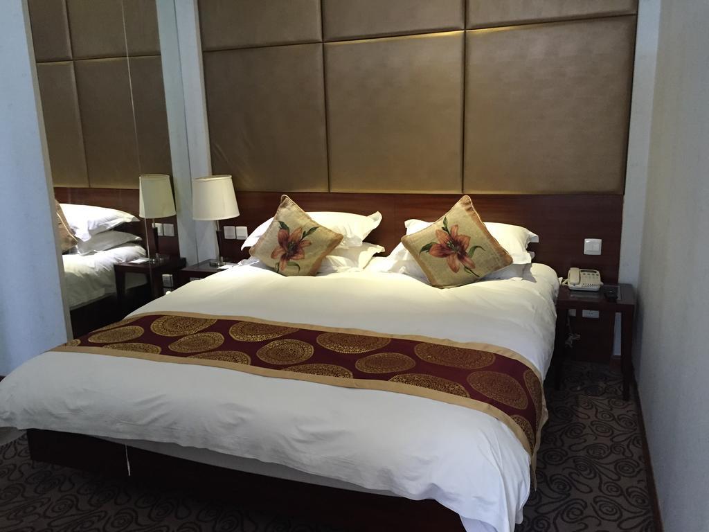 Shanghai Baron Business Bund Hotel 객실 사진