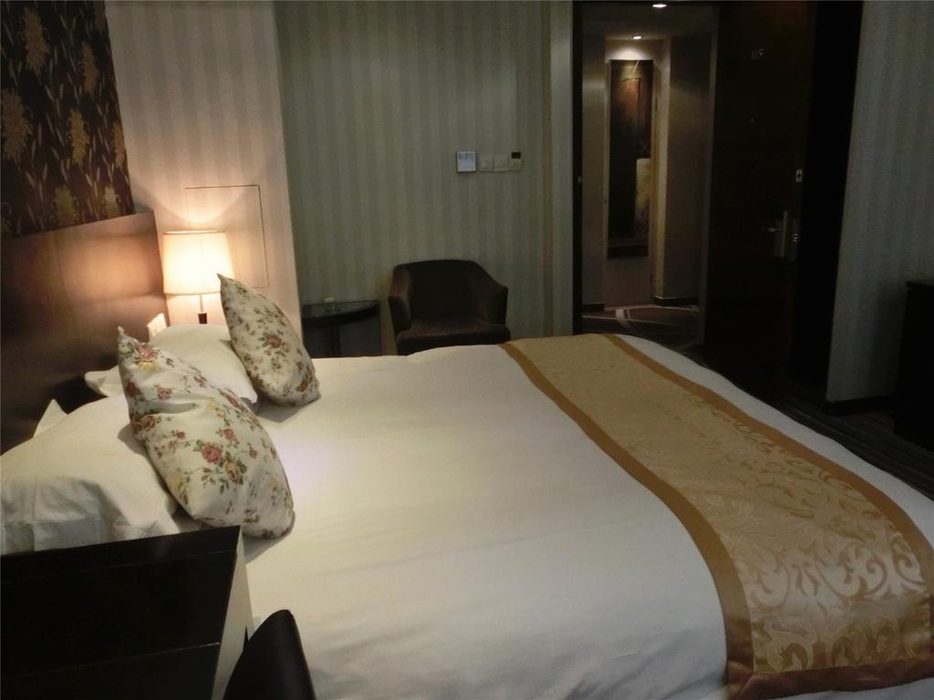 Shanghai Baron Business Bund Hotel 객실 사진